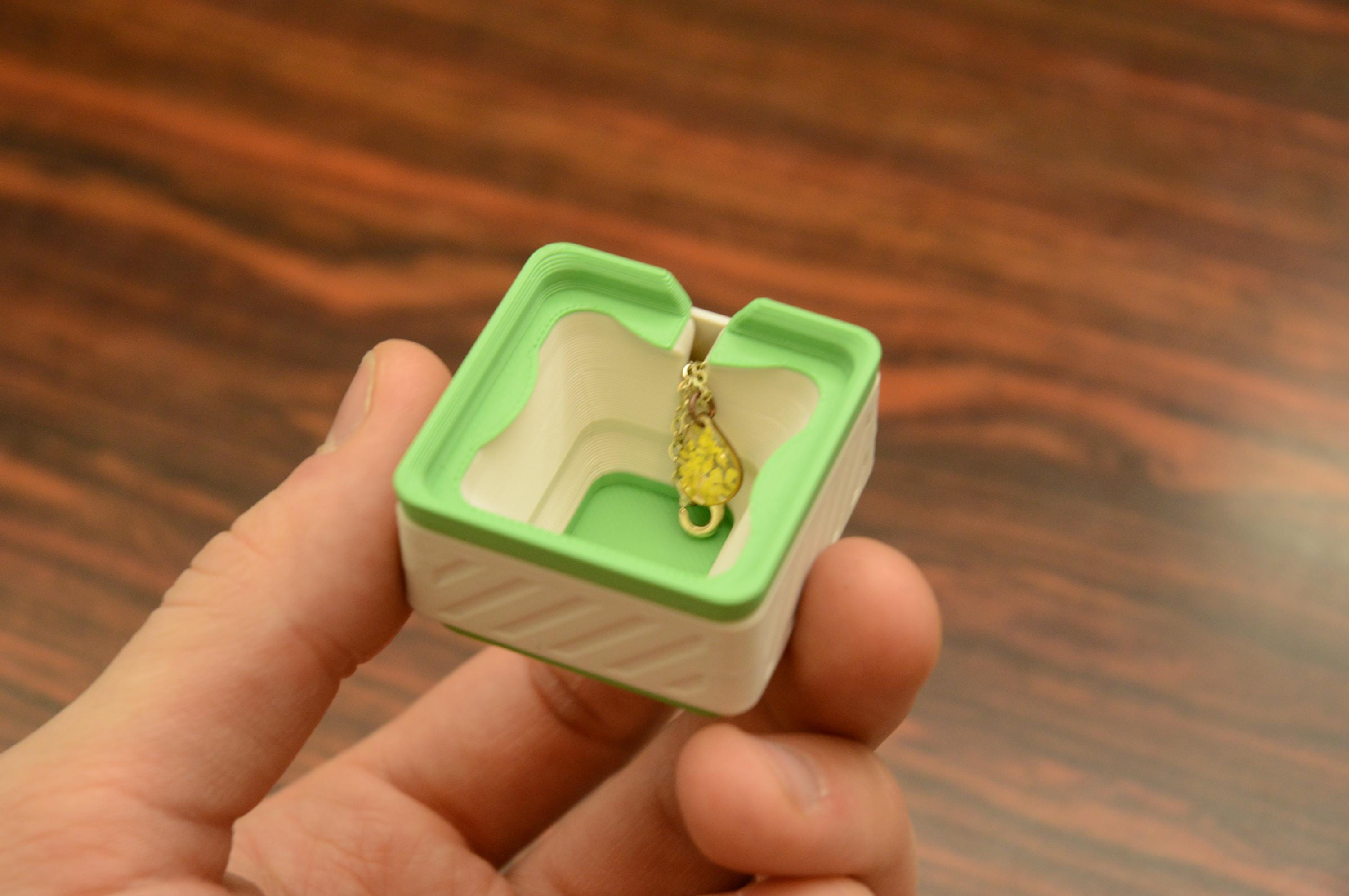 Stackable Necklace Organizer Bins, Tangle-Free Magnetic Jewelry Storage